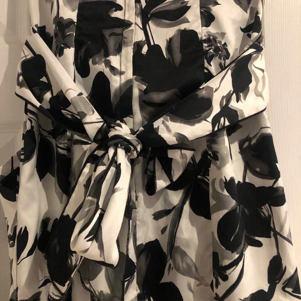 Floral Strapless Dress - Picture 3 of 4